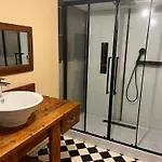 Calme, Emplacement Strategique, Proche De Toutes Commodites, De L'autoroute, Valenciennes, Lille, Belgique, Wifi, Netflix, Parking Gratuits, Lave Linge Apartament *