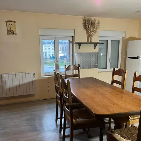 Calme, Frais A Louer, Nouvellement Repeint, Emplacement Strategique, Proche De Toutes Commodites, De L'autoroute, Valenciennes, Lille, Belgique, Wifi, Netflix, Parking Gratuits