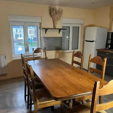 公寓 Calme, Emplacement Strategique, Proche De Toutes Commodites, De L'autoroute, Valenciennes, Lille, Belgique, Wifi, Netflix, Parking Gratuits, Lave Linge, Seche Linge *