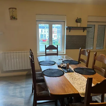 Calme, Frais à Louer, Nouvellement Repeint, Emplacement Stratégique, Proche De Toutes Commodités, De L'autoroute, Valenciennes, Lille, Belgique, Wifi, Netflix, Parking Gratuits *