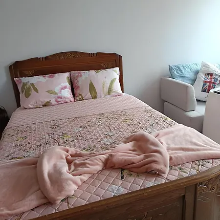 公寓 Calme, Emplacement Strategique, Proche De Toutes Commodites, De L'autoroute, Valenciennes, Lille, Belgique, Wifi, Netflix, Parking Gratuits, Lave Linge, Seche Linge *