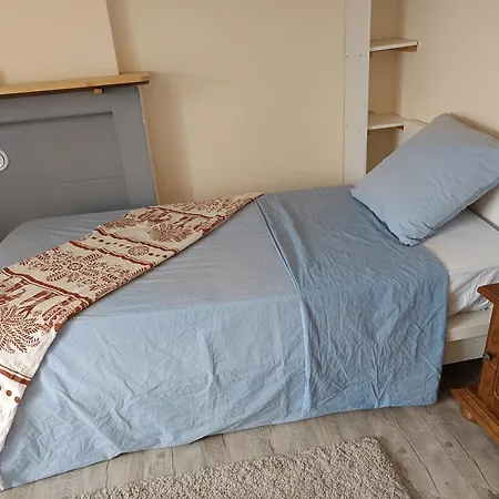 Calme, Emplacement Strategique, Proche De Toutes Commodites, De L'autoroute, Valenciennes, Lille, Belgique, Wifi, Netflix, Parking Gratuits, Lave Linge, Seche Linge