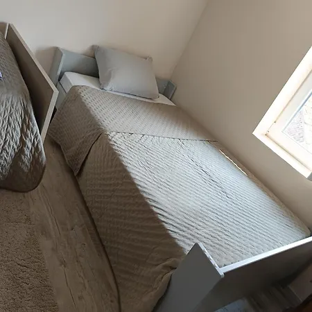 Calme, Emplacement Strategique, Proche De Toutes Commodites, De L'autoroute, Valenciennes, Lille, Belgique, Wifi, Netflix, Parking Gratuits, Lave Linge, Seche Linge 公寓 Raismes